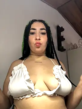 Snapshot of LilyRevy chatting on October 27, 2025, 6:56 pm LilyRevy online show from October 27, 2025, 6:56 pm