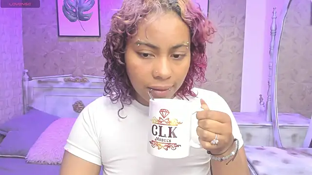 Snapshot of Sofia_clk chatting on June 18, 2026, 2:56 am Sofia clk online show from June 18, 2026, 2:56 am