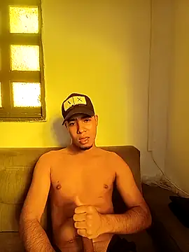 thiiago 05 online show from October 24, 2025, 8:16 pm