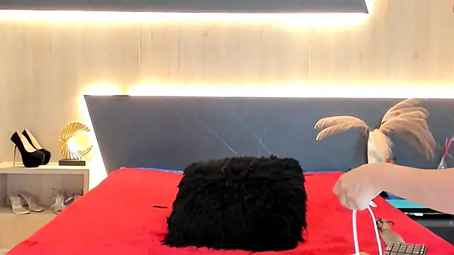 LorenaVarga online show from June 28, 2026, 7:20 pm
