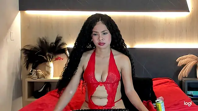 LorenaVarga online show from August 5, 2026, 7:17 pm