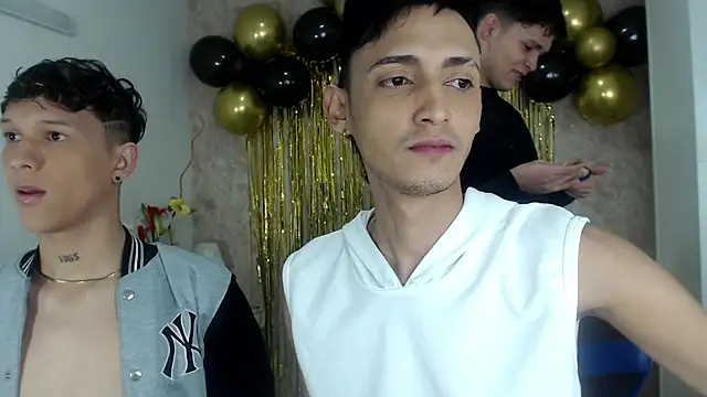 Snapshot of 3Boys_OneDream chatting on October 18, 2025, 1:45 pm 3Boys OneDream online show from October 18, 2025, 1:45 pm