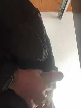 Danielalois online show from February 9, 2026, 12:31 pm