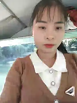 Squirrel-Pear online show from November 23, 2025, 3:17 am