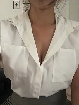 Snapshot of Kylie_beem chatting on July 8, 2026, 7:24 am Kylie beem online show from July 8, 2026, 7:24 am