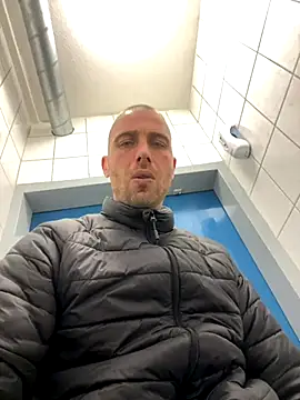 Rotteei1 online show from November 11, 2025, 2:50 pm