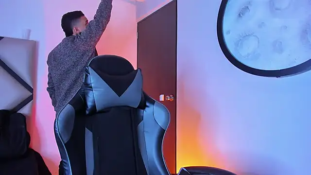 mike 257 online show from November 21, 2025, 11:53 am