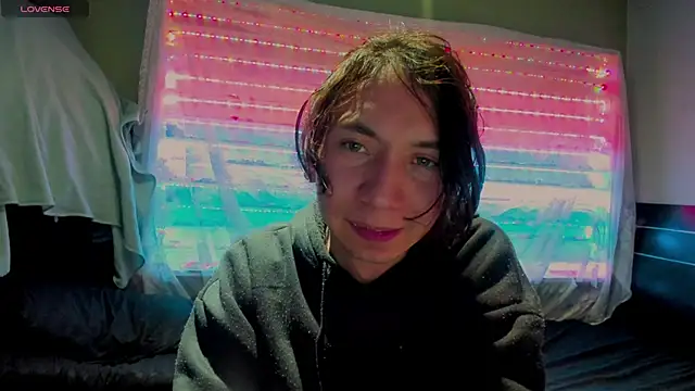 najimi uwu online show from November 14, 2025, 10:51 pm