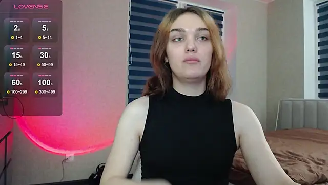 EmiliaRhodes online show from November 7, 2025, 8:53 pm