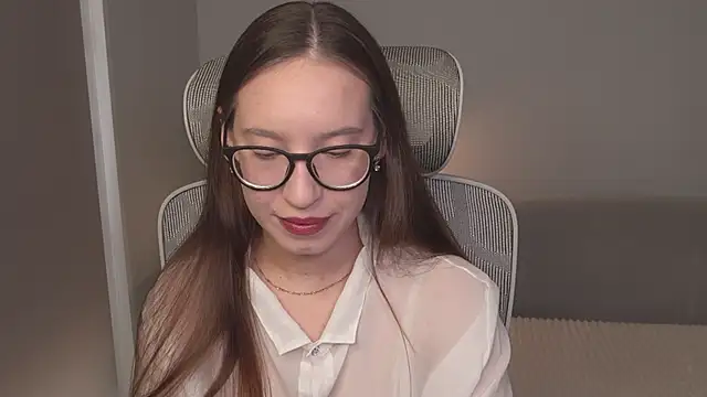 Snapshot of WhyEmmyCry chatting on May 10, 2026, 5:56 am WhyEmmyCry online show from May 10, 2026, 5:56 am