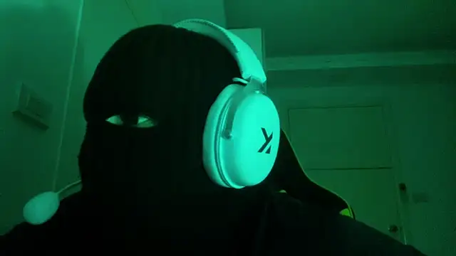 Snapshot of scolor chatting on November 2, 2025, 1:46 pm scolor online show from November 2, 2025, 1:46 pm