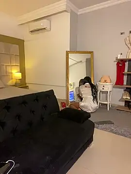 IsabellaDarrell ts online show from January 9, 2026, 11:24 am