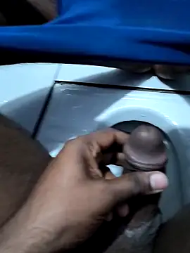 Snapshot of 67yoki chatting on November 6, 2025, 10:32 pm 67yoki online show from November 6, 2025, 10:32 pm