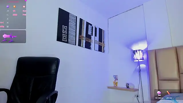 NahomiWalker  online show from October 29, 2025, 8:10 pm