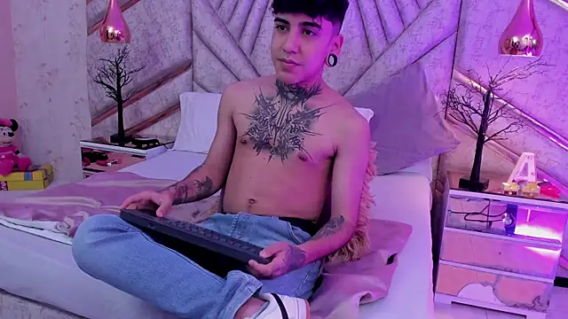 SantiOlsen online show from December 3, 2025, 12:25 pm