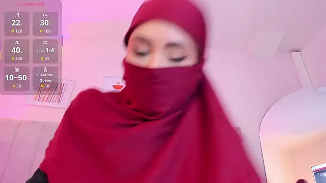 fatiima  online show from November 14, 2025, 7:01 pm