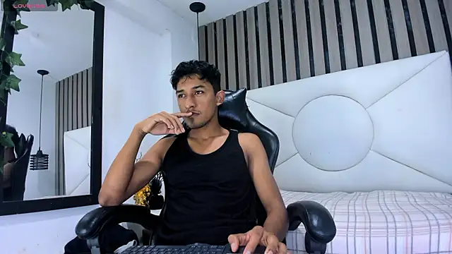 Snapshot of Natzuki_1 chatting on February 17, 2026, 12:01 pm Natzuki 1 online show from February 17, 2026, 12:01 pm