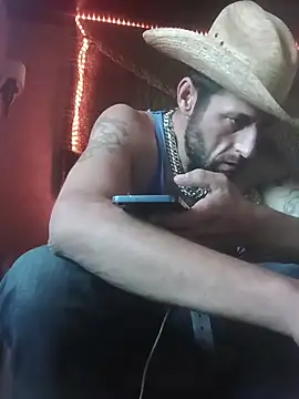 Snapshot of juancarloshunnit chatting on November 16, 2025, 10:26 pm juancarloshunnit online show from November 16, 2025, 10:26 pm