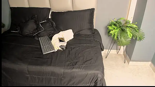 ArohomLester online show from January 14, 2026, 11:27 am