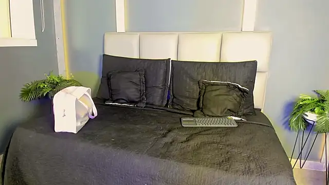 ArohomLester online show from February 17, 2026, 4:02 pm