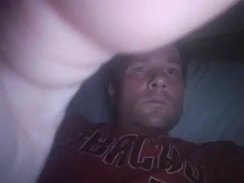 kizersozay69 online show from May 28, 2026, 5:16 am
