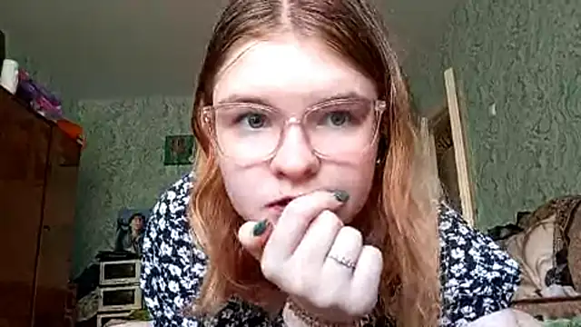 Snapshot of Nessa_Vessa chatting on October 19, 2025, 8:59 am Nessa Vessa online show from October 19, 2025, 8:59 am