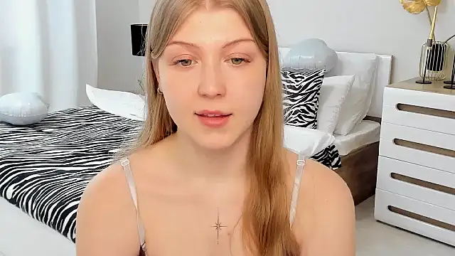 Stella Light online show from February 12, 2026, 12:22 pm