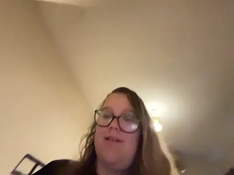 Scarletcum22 online show from November 3, 2025, 7:53 am