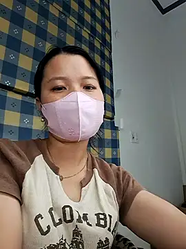 Snapshot of GinnaLa chatting on October 28, 2025, 1:53 am GinnaLa online show from October 28, 2025, 1:53 am