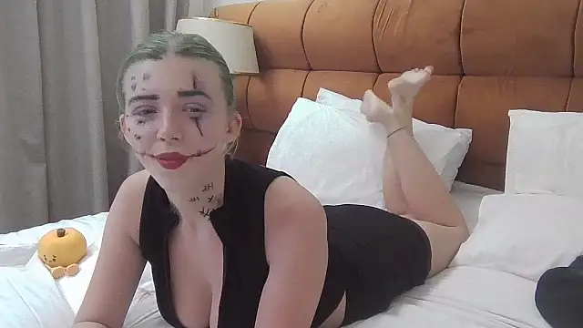 Snapshot of SweetShyMona chatting on October 31, 2025, 3:13 pm SweetShyMona online show from October 31, 2025, 3:13 pm