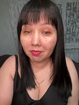 Love  Mom online show from March 22, 2026, 10:02 pm