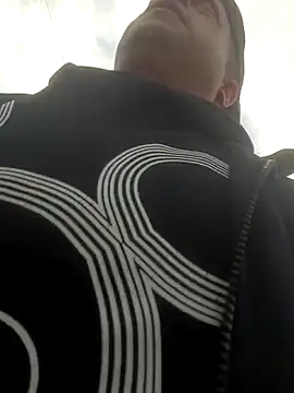 Snapshot of Imyourguy2025 chatting on November 6, 2025, 3:13 pm Imyourguy2025 online show from November 6, 2025, 3:13 pm