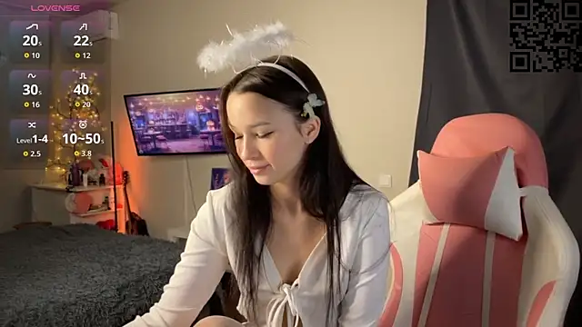 Snapshot of ella_simons chatting on October 25, 2025, 9:09 pm ella simons online show from October 25, 2025, 9:09 pm