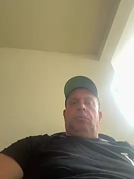 Snapshot of wellingtonmds chatting on May 3, 2026, 4:24 pm wellingtonmds online show from May 3, 2026, 4:24 pm