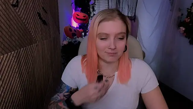 Kiki shay online show from October 28, 2025, 9:06 pm