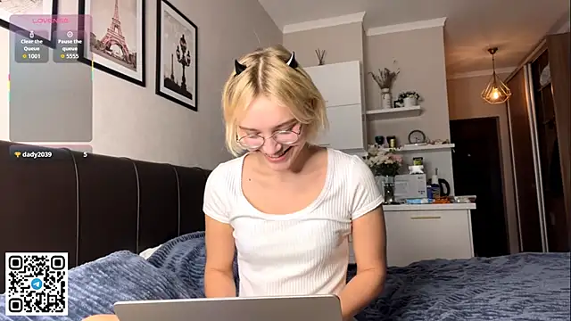 MelodyImam online show from November 3, 2025, 3:24 pm