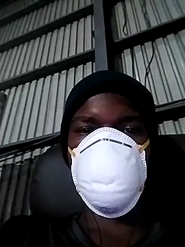 loVbRo1 online show from November 14, 2025, 6:39 pm