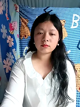 lisa-bae00 online show from April 26, 2026, 2:04 pm