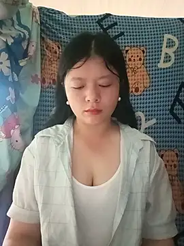 lisa-bae00 online show from May 19, 2026, 11:22 pm