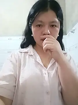 lisa-bae00 online show from May 24, 2026, 12:32 pm