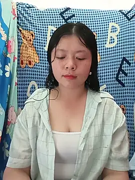 lisa-bae00 online show from June 8, 2026, 3:18 am