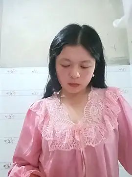 lisa-bae00 online show from June 10, 2026, 2:05 pm
