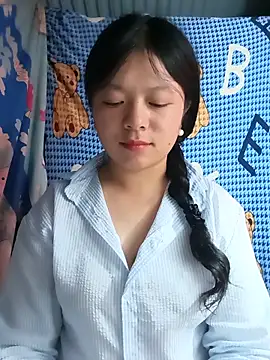lisa-bae00 online show from June 12, 2026, 1:54 pm
