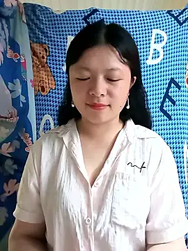 lisa-bae00 online show from June 13, 2026, 11:30 am