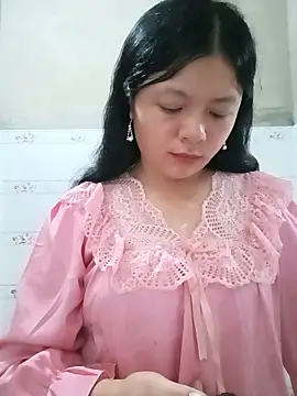 lisa-bae00 online show from June 15, 2026, 1:02 pm