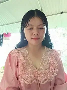 lisa-bae00 online show from June 17, 2026, 3:53 am