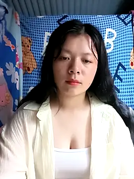 lisa-bae00 online show from July 1, 2026, 12:51 pm