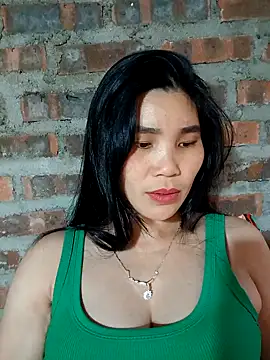 Snapshot of Bear_bear0 chatting on February 14, 2026, 8:55 am Bear bear0 online show from February 14, 2026, 8:55 am