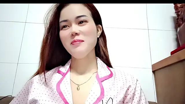 Family-Lovee online show from April 24, 2026, 5:04 pm