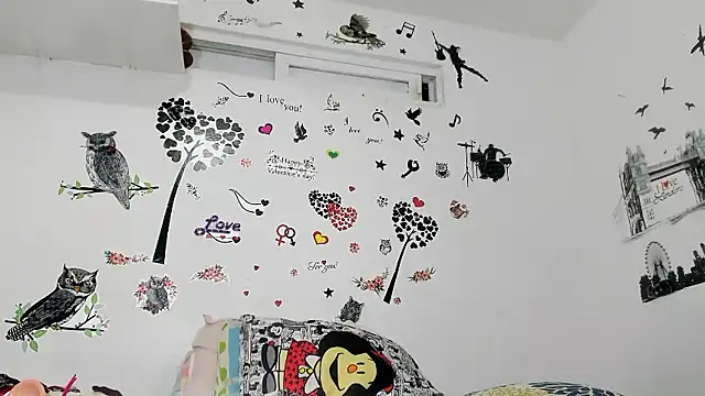 YAILIN 04 online show from December 3, 2025, 1:57 am